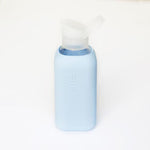 squireme ice blue 500ml borosilicate glass water bottle with silicone sleeve